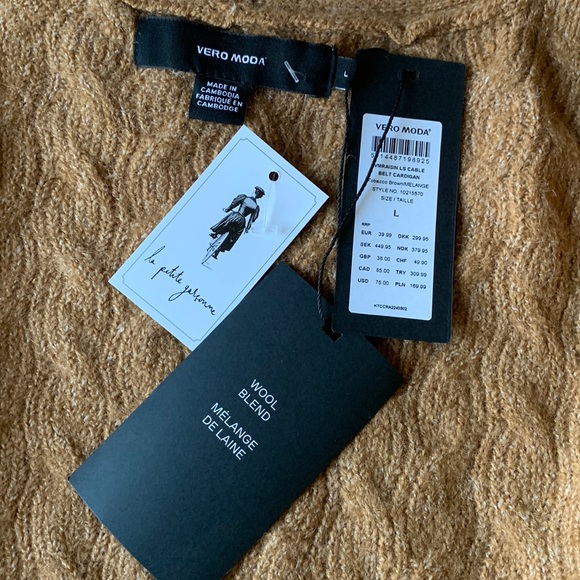 Trendy pull-over with belt- NEW! - Picture 3 of 9